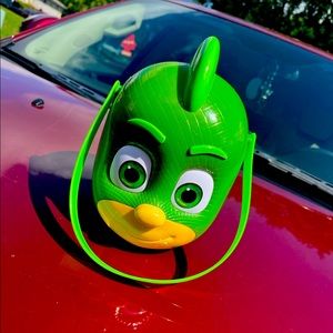 Green Gekko PJ Mask plastic bucket.